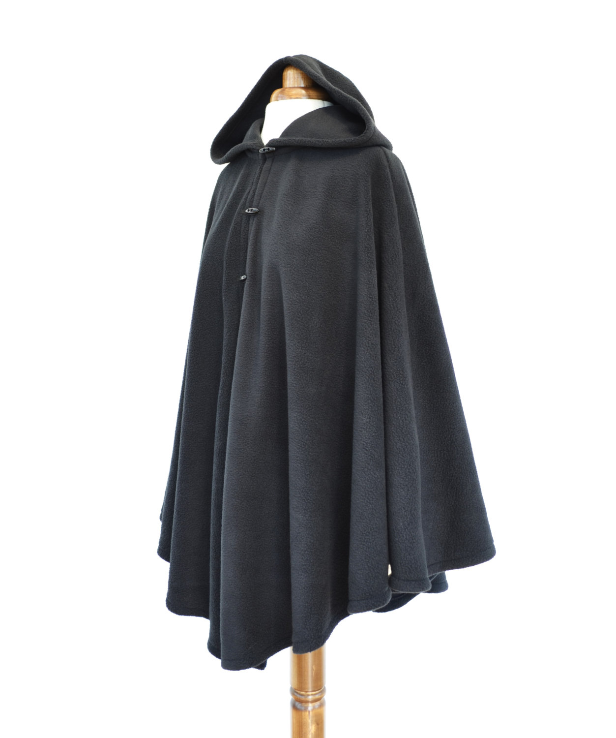 连颈帽 hood  连帽披风  hooded cape 弯钩;竖钩 hook .