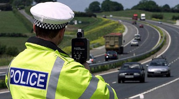 英语traffic_offences的翻译_音标_读音_用法_例句_在线翻译_有道词典